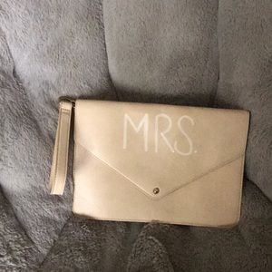 ❌SOLD❌Mrs clutch / wristlet